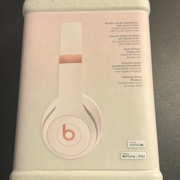 Beats Solo 4 Wireless Headphones - White and Gold. BRAND NEW! - Picture 2 of 4